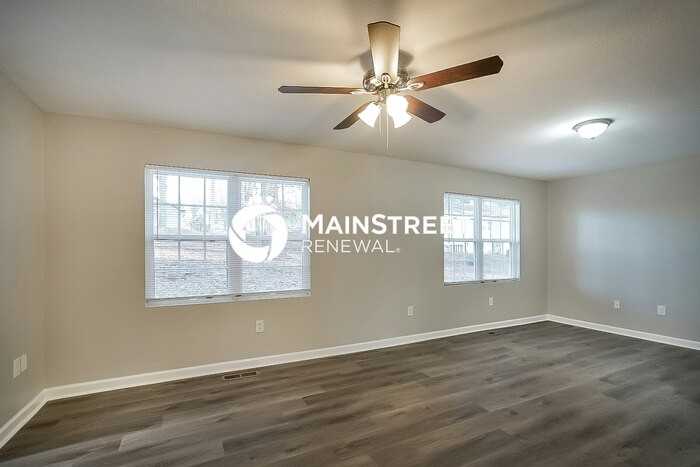 107 N Walker Ln - Photo 2 of 17