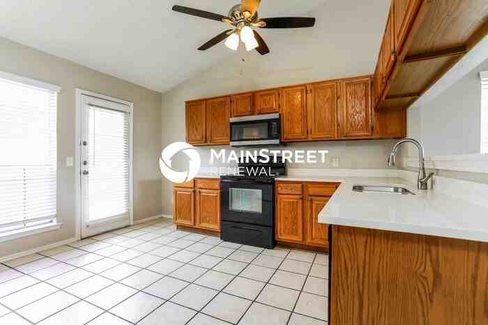 1328 E Miller Dr - Photo 6 of 17