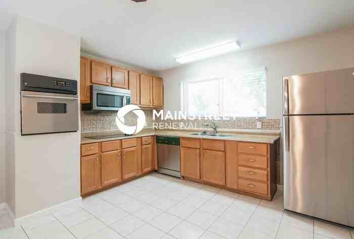 2820 Wellington Dr - Photo 4 of 15