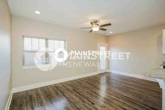 112 Hartsville Ct - Photo 4 of 17