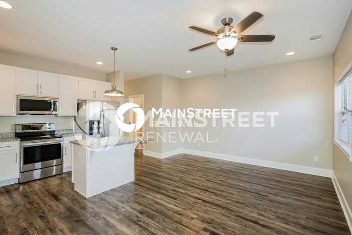 112 Hartsville Ct - Photo 6 of 17