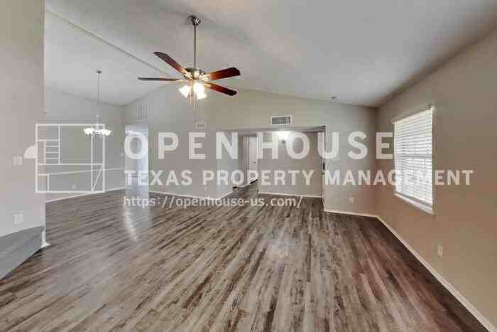 1309 Crestview Dr - Photo 7 of 39
