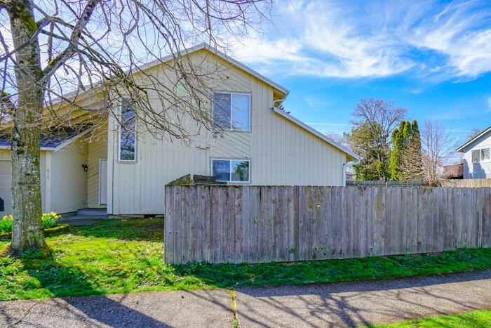 816 Se Olympia Dr - Photo 3 of 37