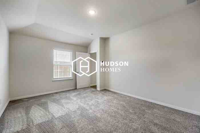 422 Rose Ave - Photo 6 of 14