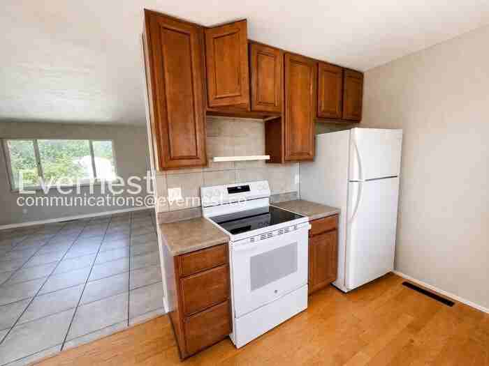 4096 Colony Hills Cir - Photo 4 of 28