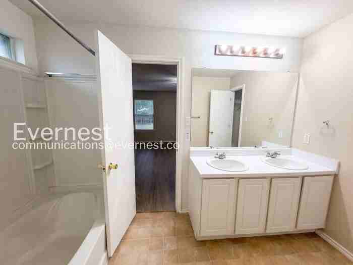 109 Covey Ln - Photo 3 of 16