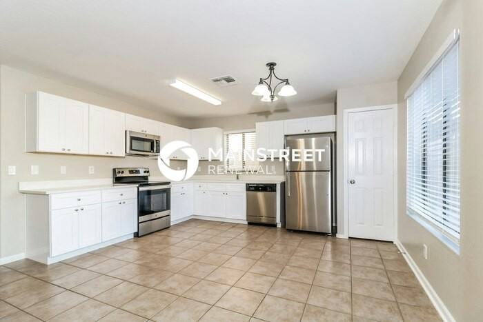 10622 W Alvarado Rd - Photo 4 of 17