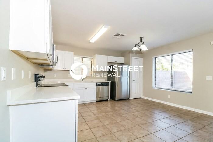 10622 W Alvarado Rd - Photo 5 of 17
