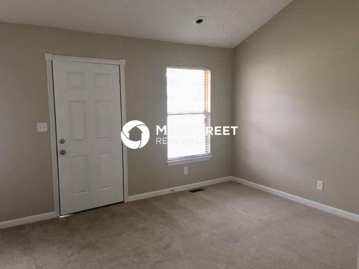 10414 Pebblestone Cir - Photo 4 of 20