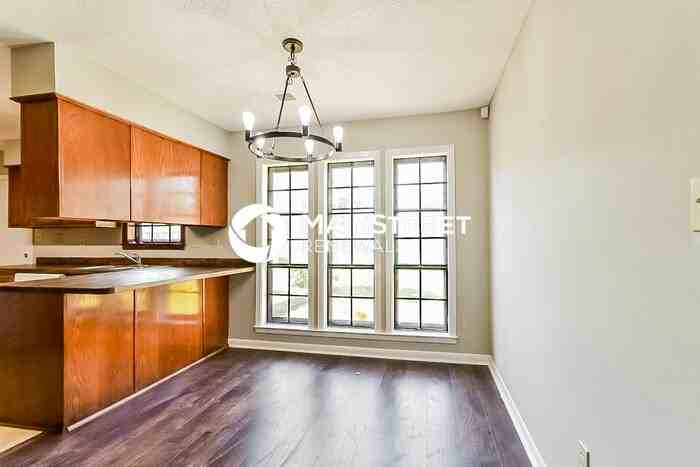 4176 Runningbrook Cir - Photo 7 of 17