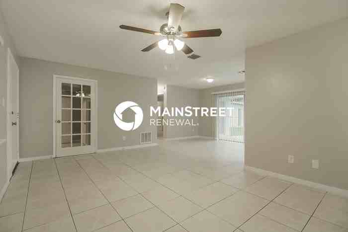 7234 Pleasant Dr - Photo 4 of 16