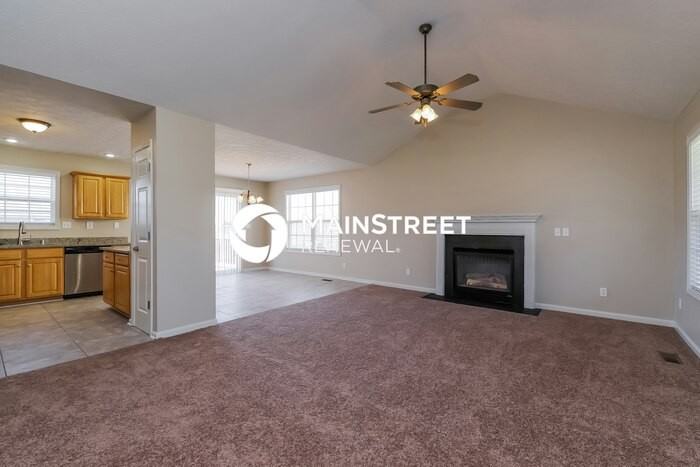 904 Lyle Ct - Photo 4 of 17
