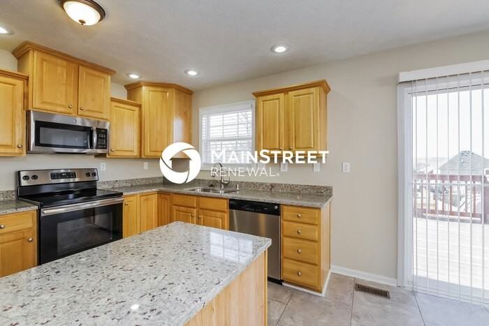 904 Lyle Ct - Photo 7 of 17