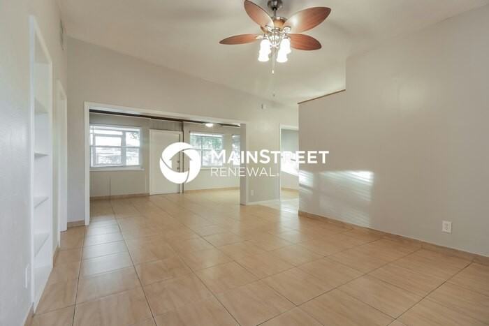 28 S Oxalis Dr - Photo 3 of 19