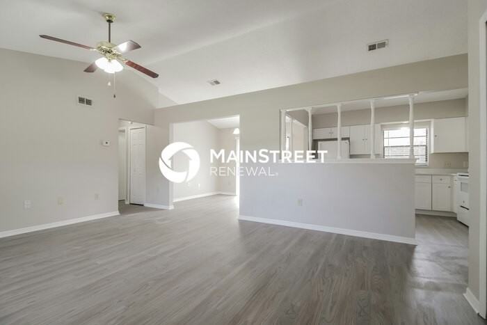 2561 Beal St - Photo 2 of 16