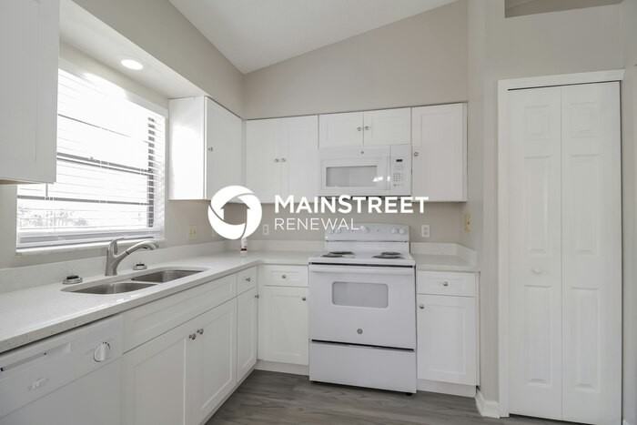 2561 Beal St - Photo 5 of 16