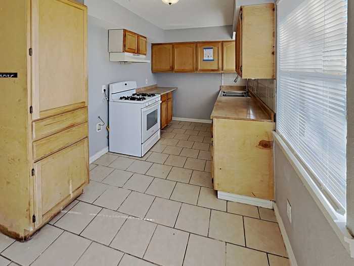4731 Bedford Dr - Photo 5 of 17