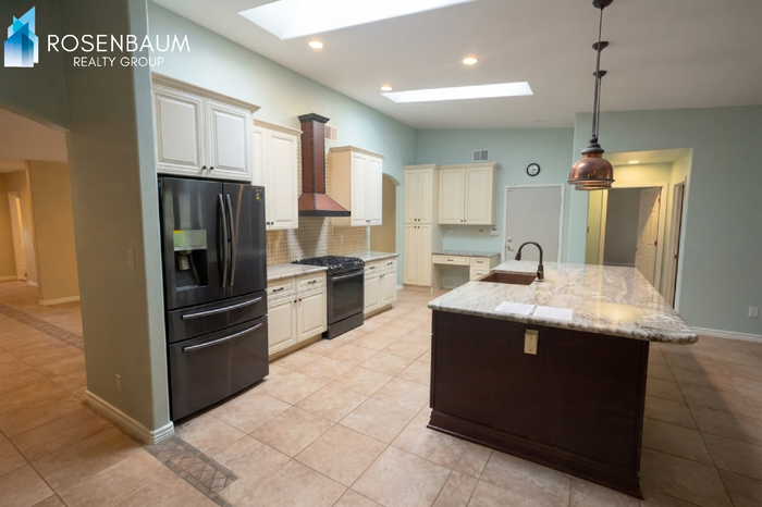 3122 E Monterosa St - Photo 3 of 12
