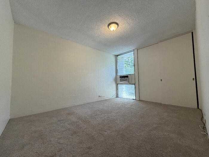 3151 Monsarrat Ave - Photo 3 of 5