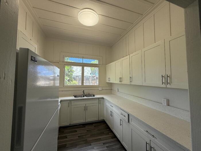 1103 10th Ave - Photo 3 of 5