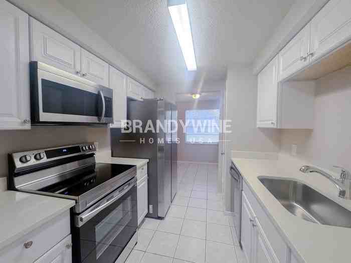 2549 Jessica Ln - Photo 6 of 17