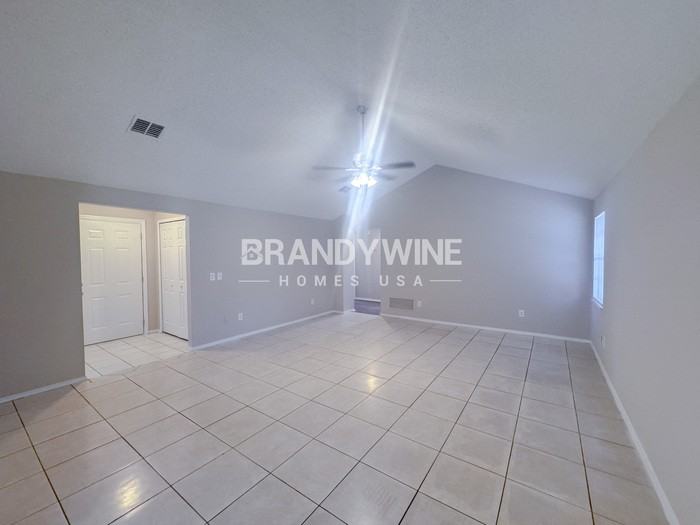 2549 Jessica Ln - Photo 7 of 17