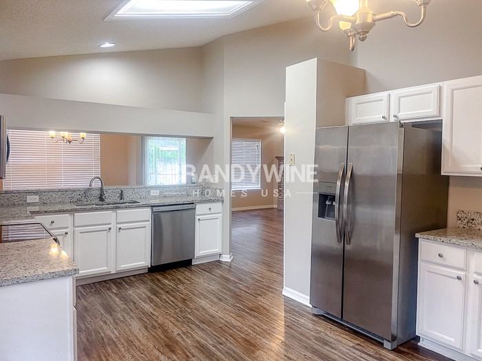 8126 Fieldside Dr W - Photo 5 of 18