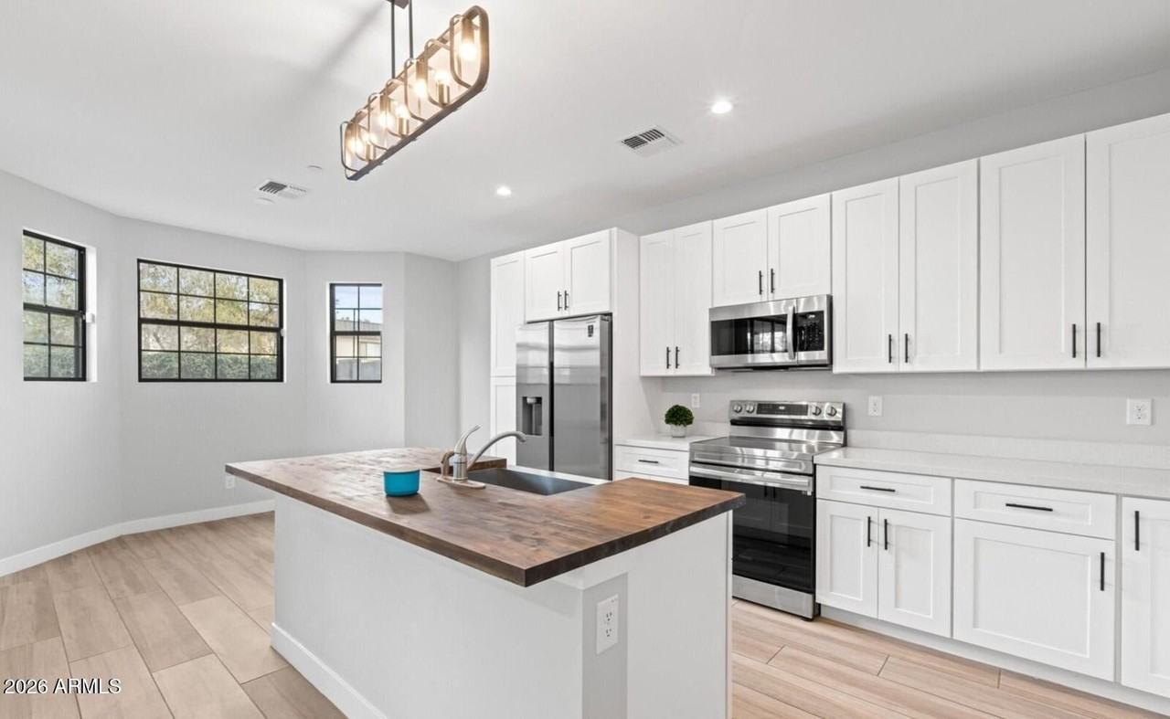 2601 N 27th St #2 - Photo 4 of 21