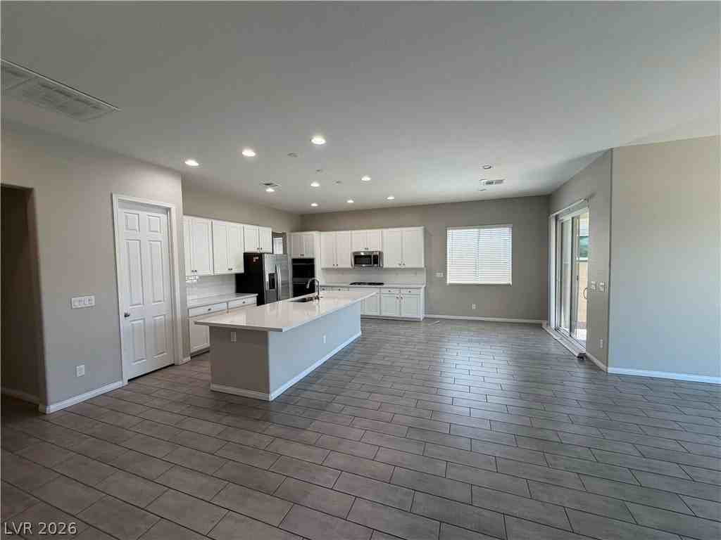 63 Barton Bay Ave - Photo 5 of 41