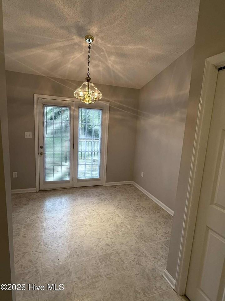 1801 Summerhaven Dr #B - Photo 5 of 15