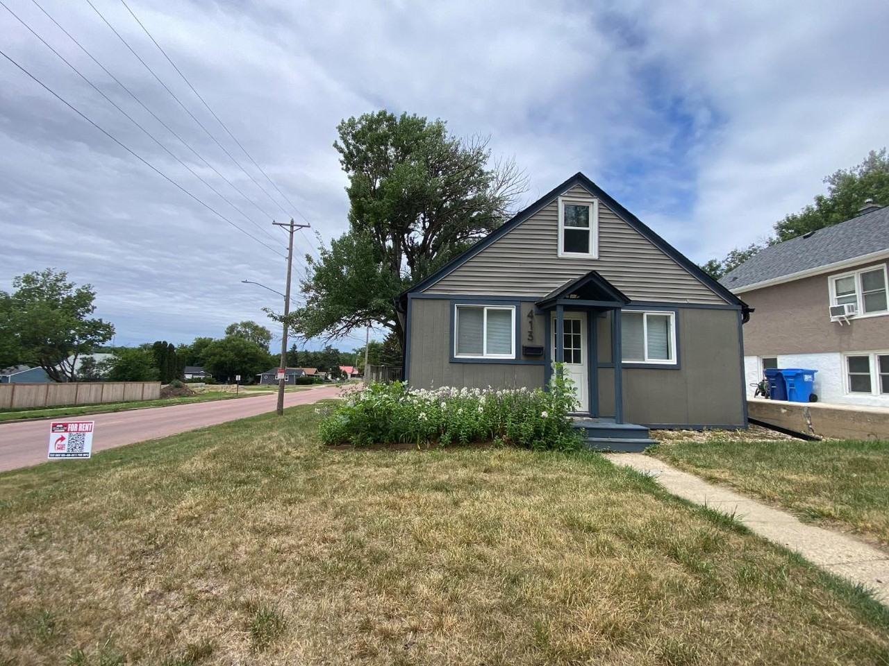 413 S Wayland Ave - Photo 4 of 20