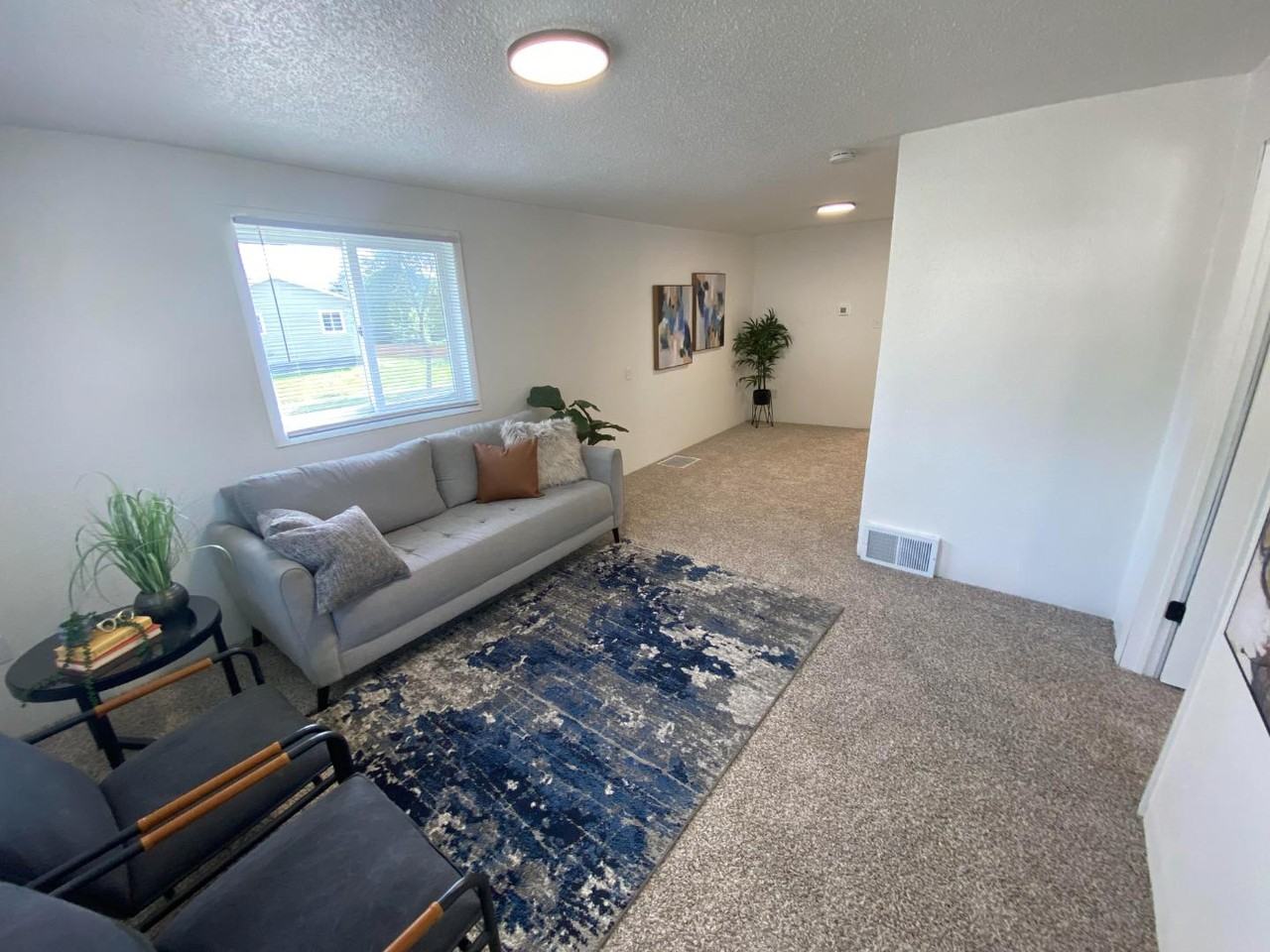 413 S Wayland Ave - Photo 5 of 20