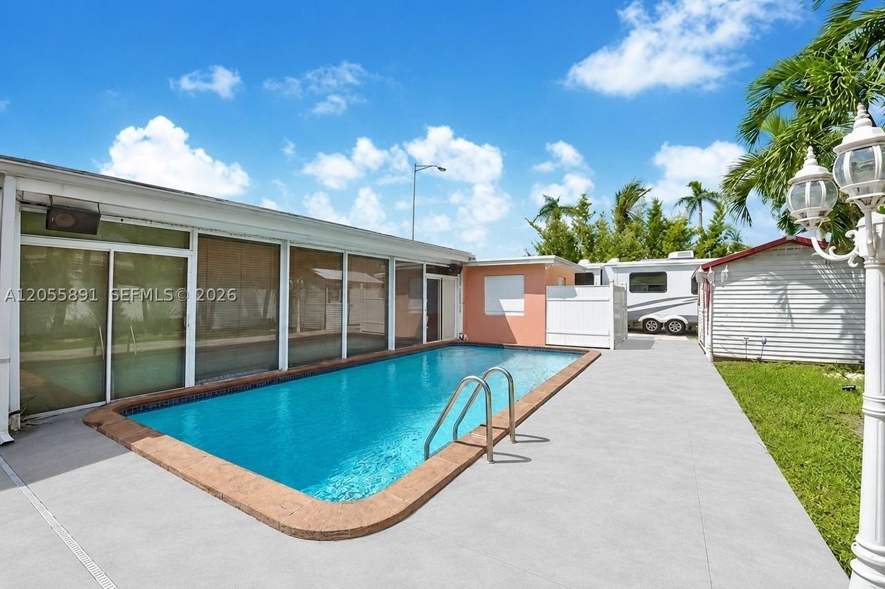 8675 Sw 29th St - Photo 2 of 3