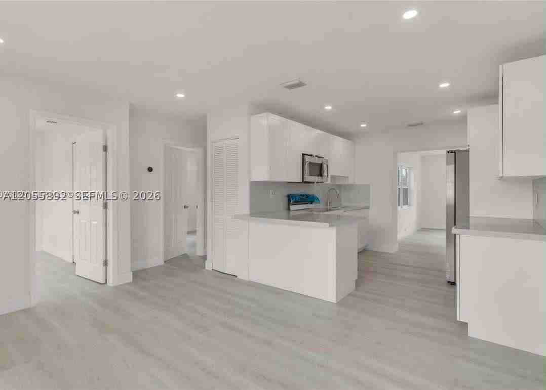 1380 Sw 8th St #0 - Photo 5 of 12