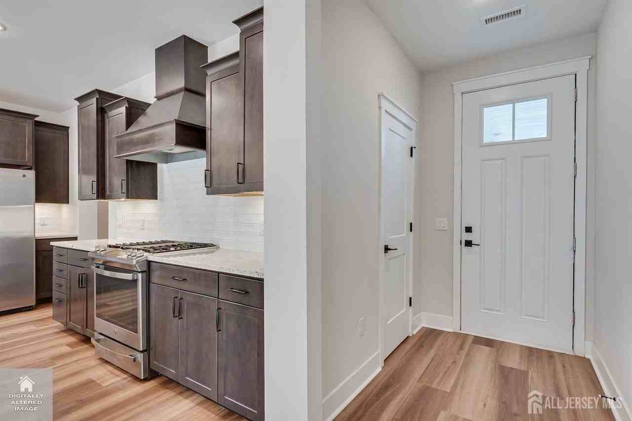 30 Depot Way - Photo 4 of 35