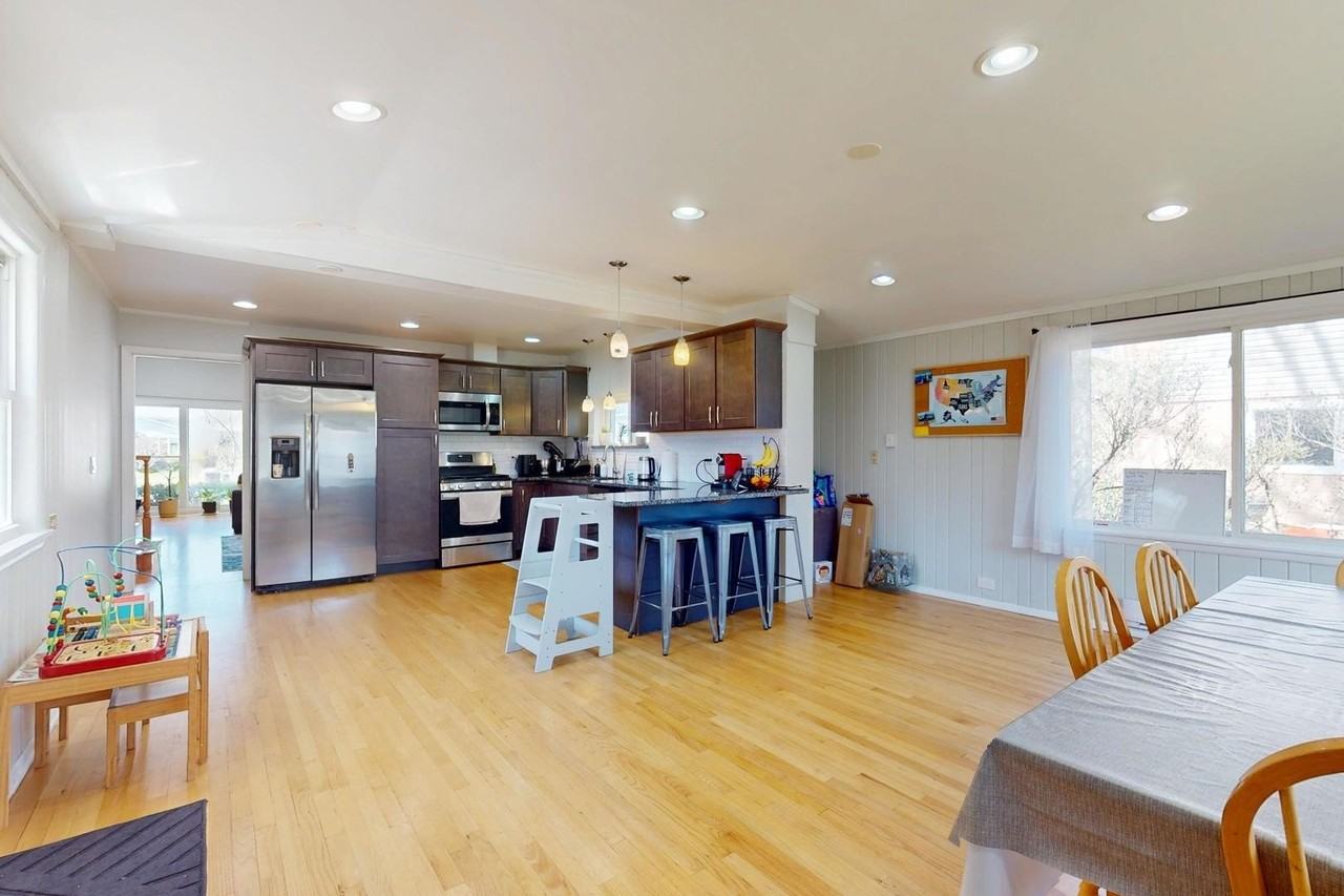 9131 Kilbourn Ave - Photo 6 of 21