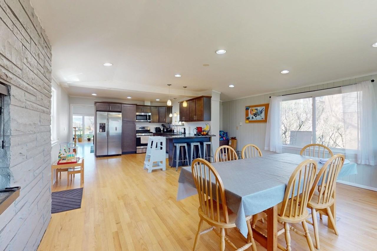 9131 Kilbourn Ave - Photo 7 of 21
