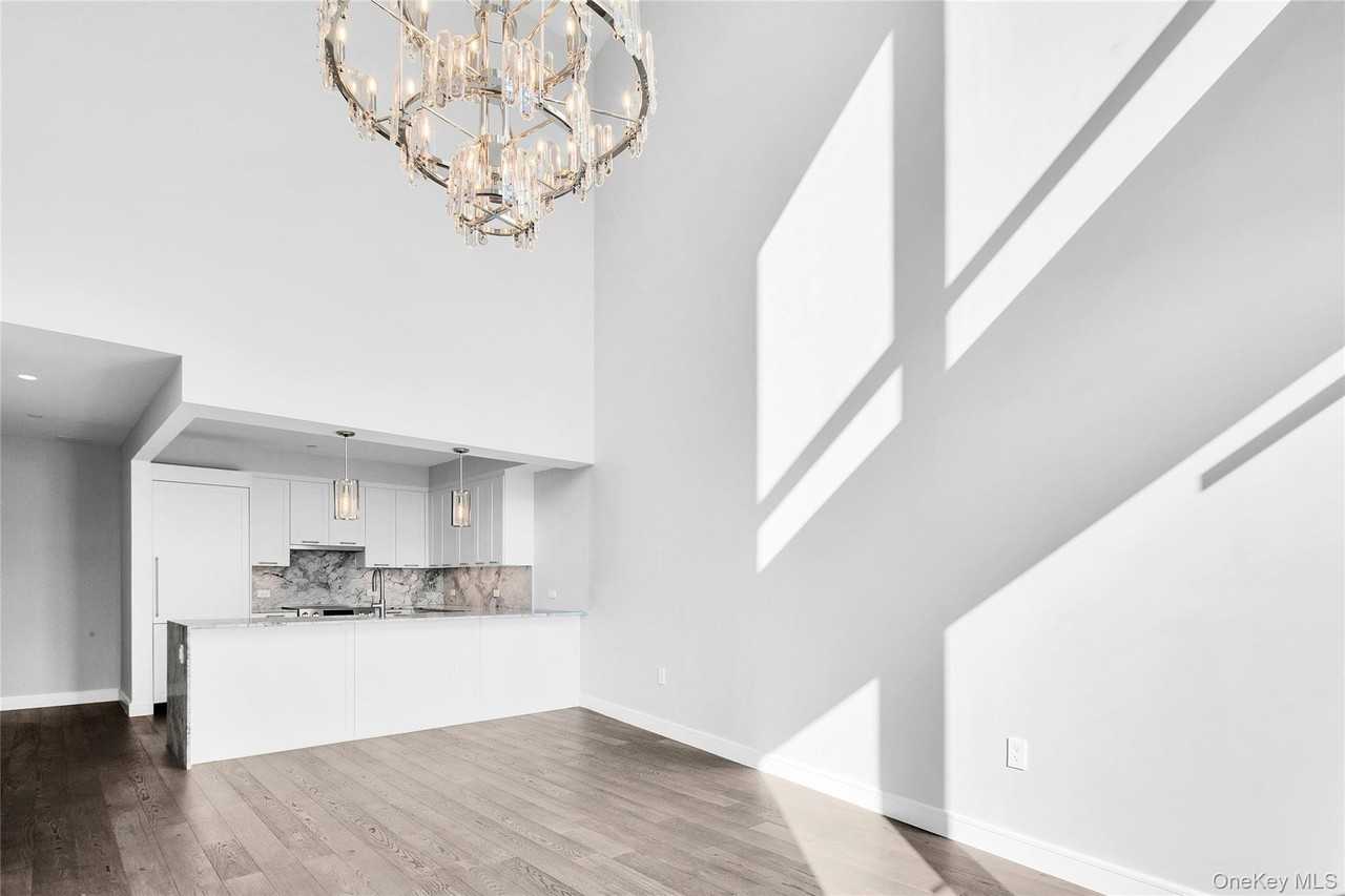 10706 Queens Blvd #9G - Photo 4 of 24
