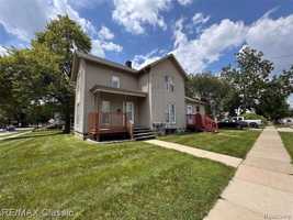featured image of 486 Hamilton St