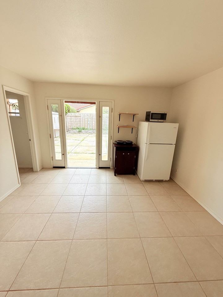 4625 Karnes Rd #B - Photo 2 of 7
