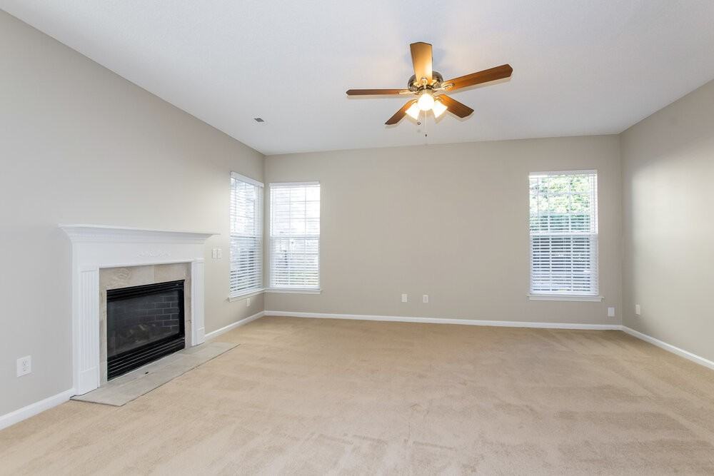 4521 Hyperion Ct - Photo 7 of 17