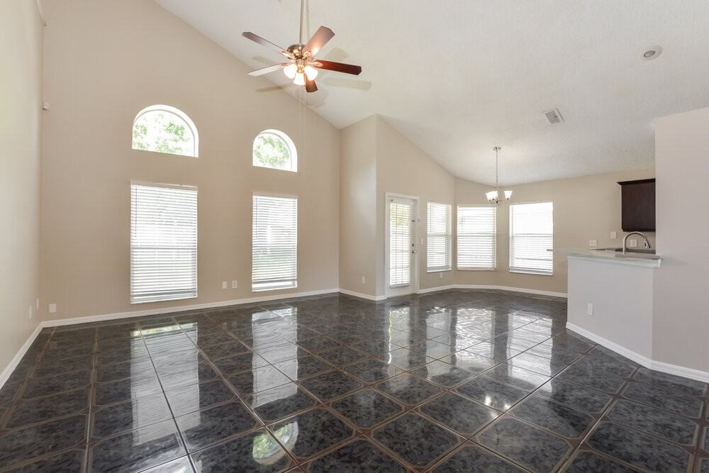 2801 River Ridge Dr - Photo 5 of 17