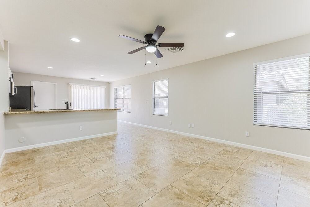2281 E Peach Tree Dr - Photo 3 of 16