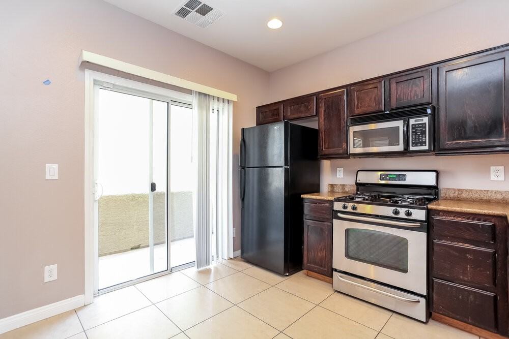 10735 Holmfield St - Photo 5 of 19