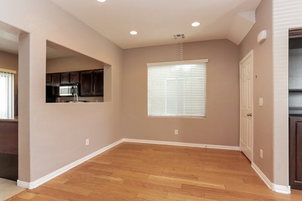 10735 Holmfield St - Photo 6 of 19