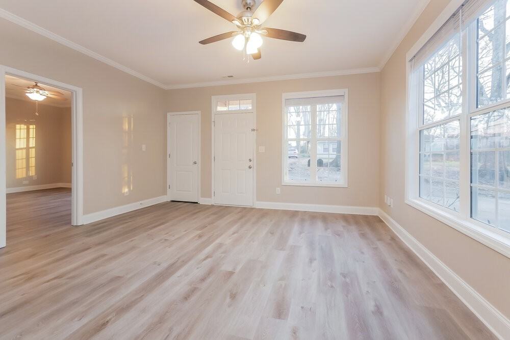 120 Carver St - Photo 4 of 16