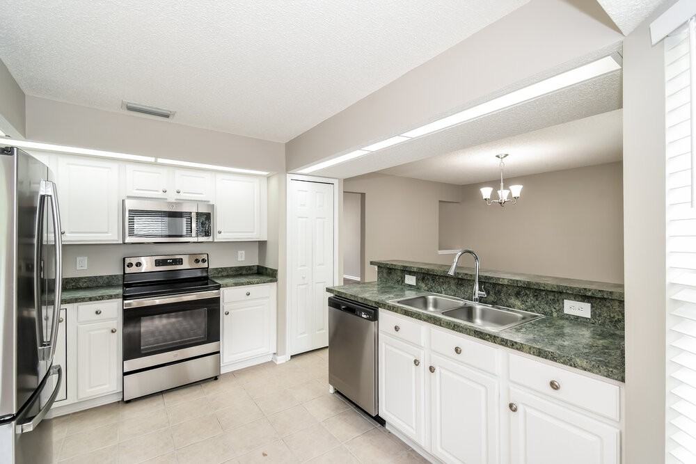 11294 Monument Landing Blvd - Photo 7 of 17