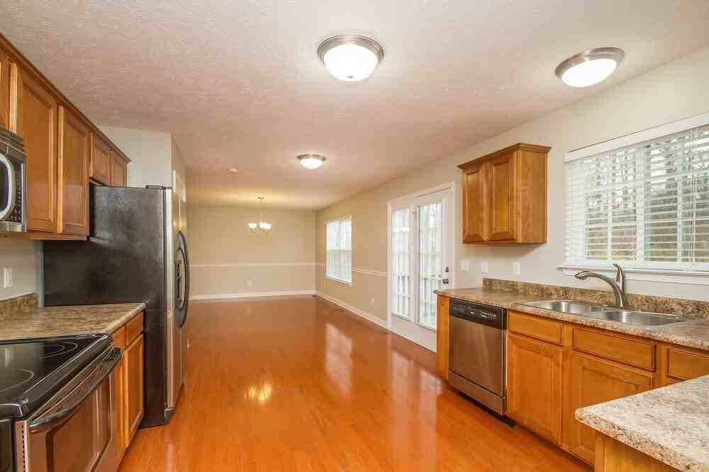 904 Summercrest Cv - Photo 3 of 14