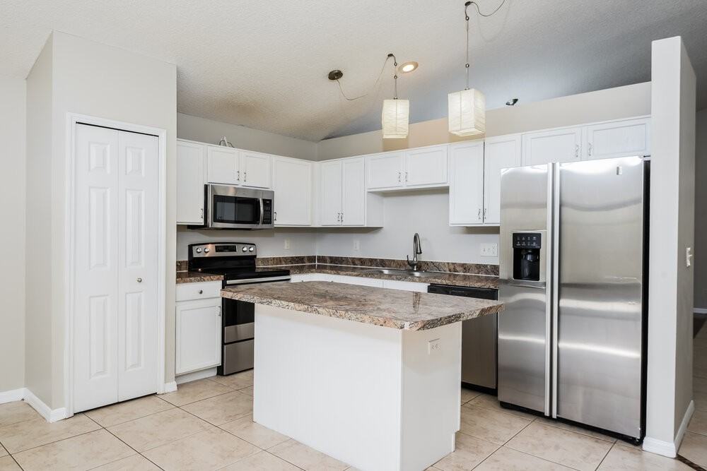 4331 Boca Woods Dr - Photo 6 of 16