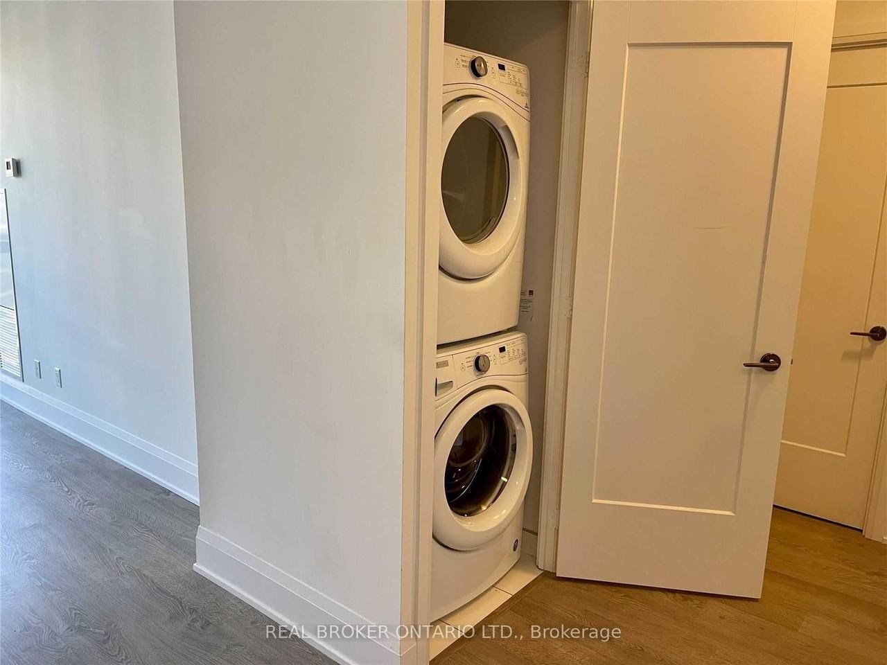 101 Erskine Avenue #1801 - Photo 5 of 13
